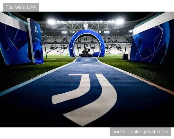 争议再现:VAR介入判罚点球,都灵安联球场大屏幕回放引发主场球迷强烈不满